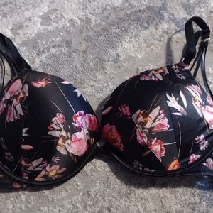 Victoria's Secret Very Sexy Push up 32DDD